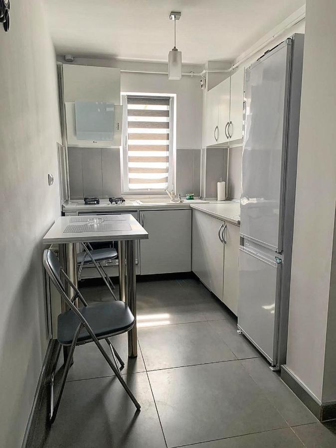 White & Elegant Luxury Apartament Lejlighed Craiova Eksteriør billede